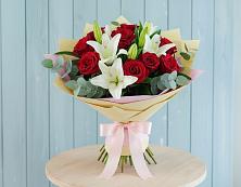 Букет цветов из:  Лилии и Розы в Раменье
