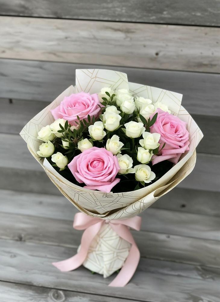 Букет цветов из: Розы в Раменье