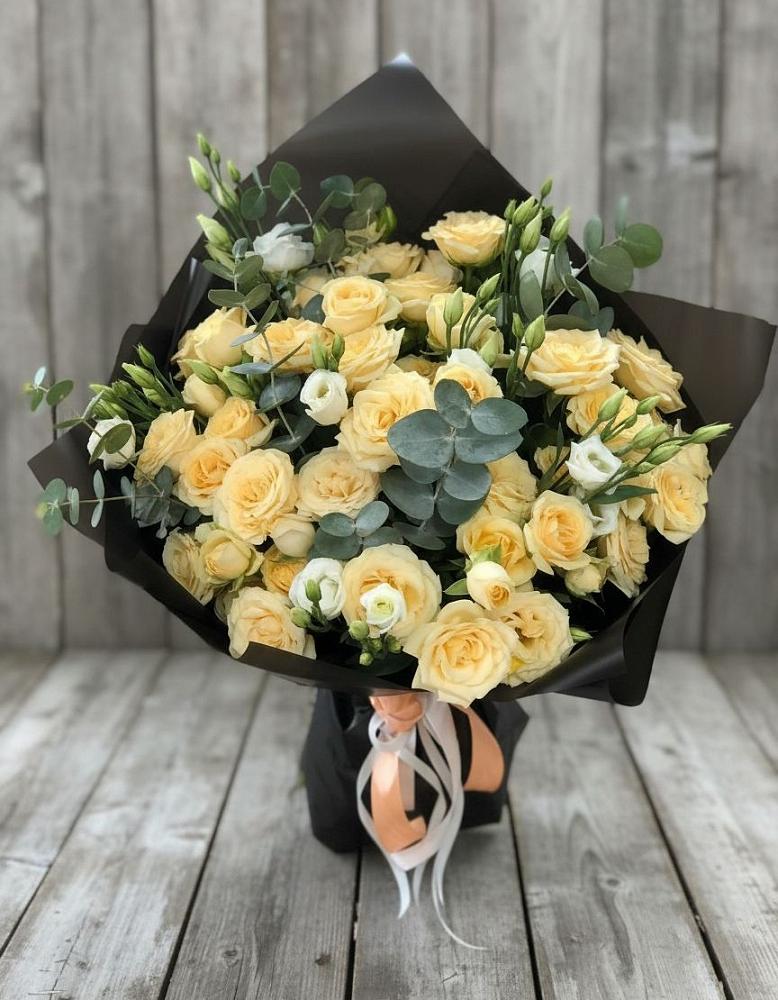 Букет цветов из: Розы и Лизиантусы в Раменье