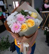 Букет цветов из:  Герберы, Розы и Хризантемы в Раменье
