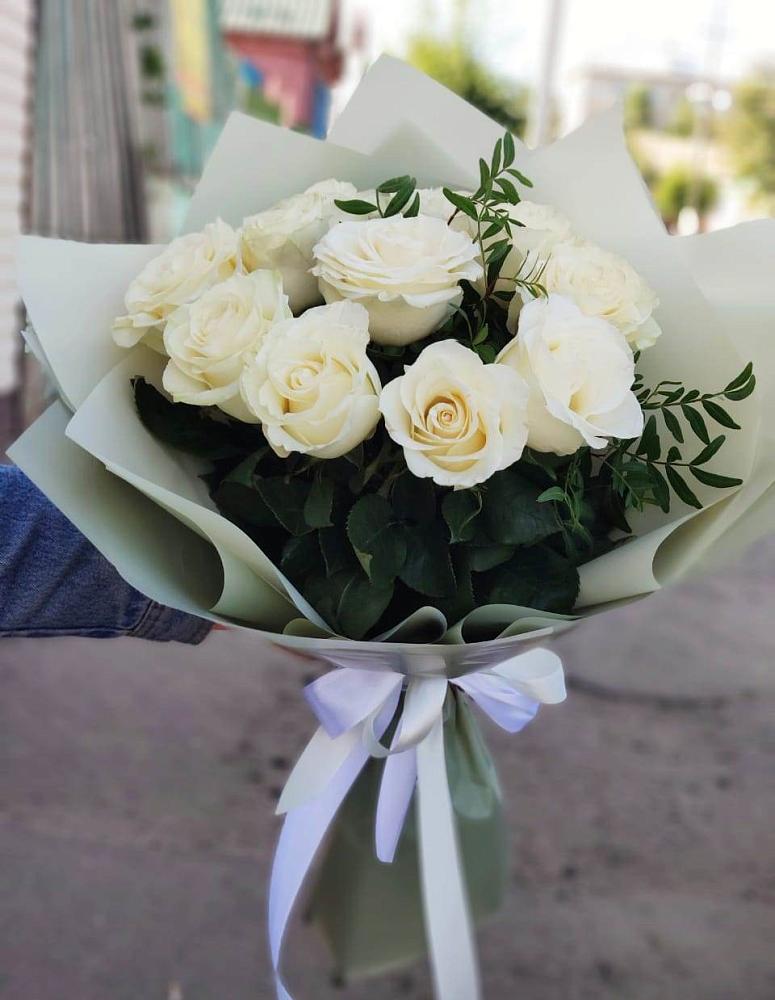 Букет Белые розы Проуд в Раменье