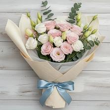 Букет цветов из:  Лизиантусы в Раменье