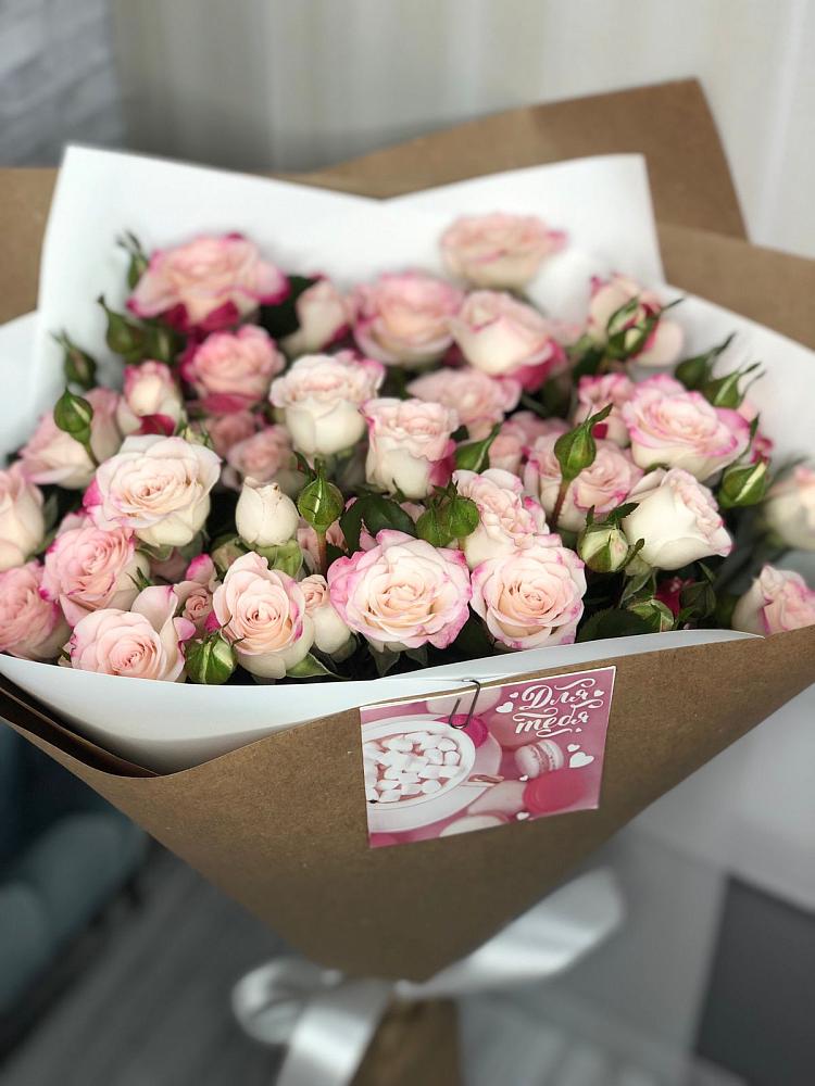 Букет цветов из: Розы в Раменье