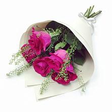 Букет цветов из:  Розы в Раменье