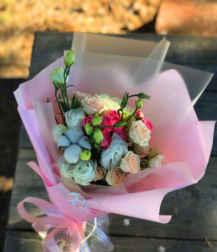 Букет цветов из: Розы и Лизиантусы в Раменье