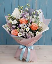 Букет цветов из:  Лизиантусы, Розы, Альстромерии и Гипсофила в Раменье