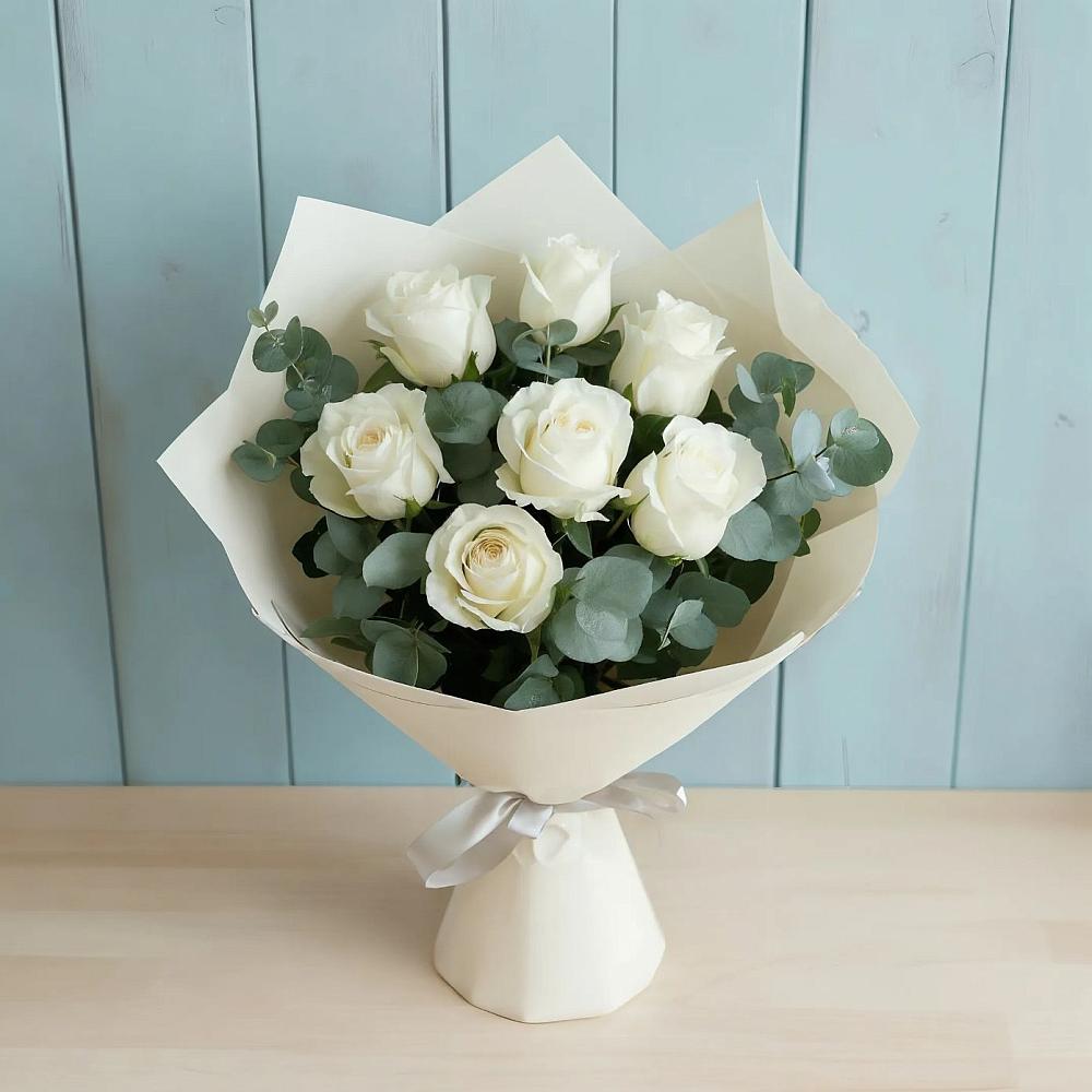 Букет Белые розы в Эвкалипте в Раменье