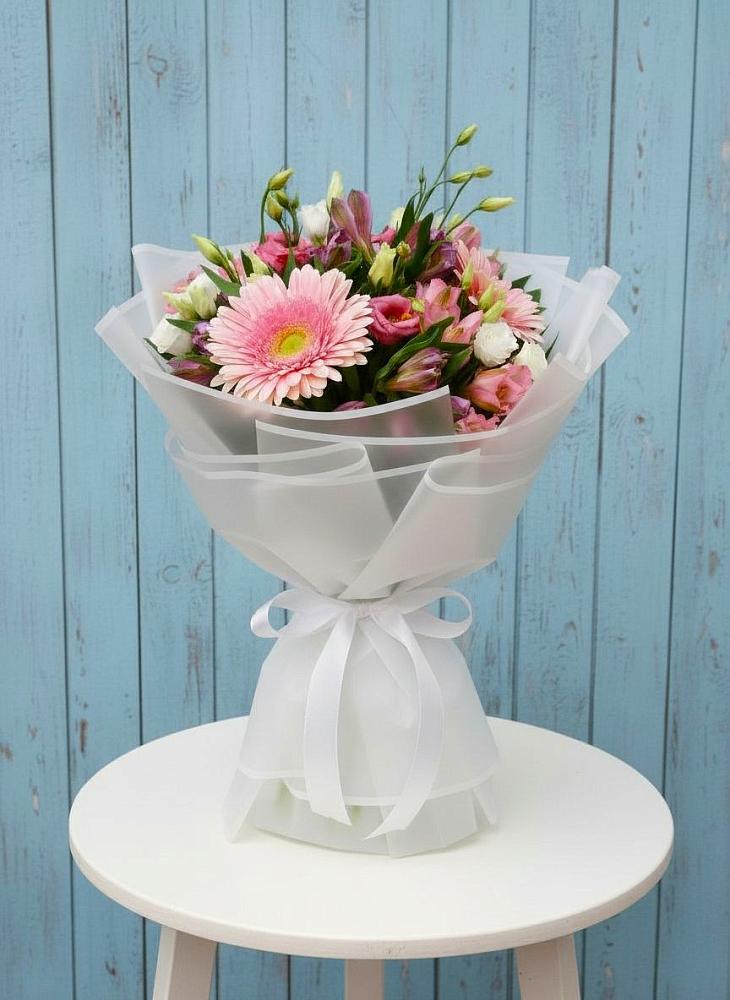 Букет цветов из: Герберы, Альстромерии и Лизиантусы в Раменье