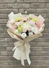 Букет цветов из:  Гвоздики, Розы, Лизиантусы и Хризантемы в Раменье