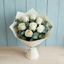 Букет Белые розы в Эвкалипте в Раменье