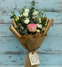 Букет цветов из:  Розы и Лизиантусы в Раменье