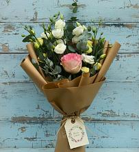 Букет цветов из:  Розы и Лизиантусы в Раменье