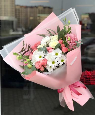 Букет цветов из: Розы, Лизиантусы и Хризантемы в Раменье