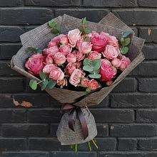 Букет цветов из:  Розы в Раменье